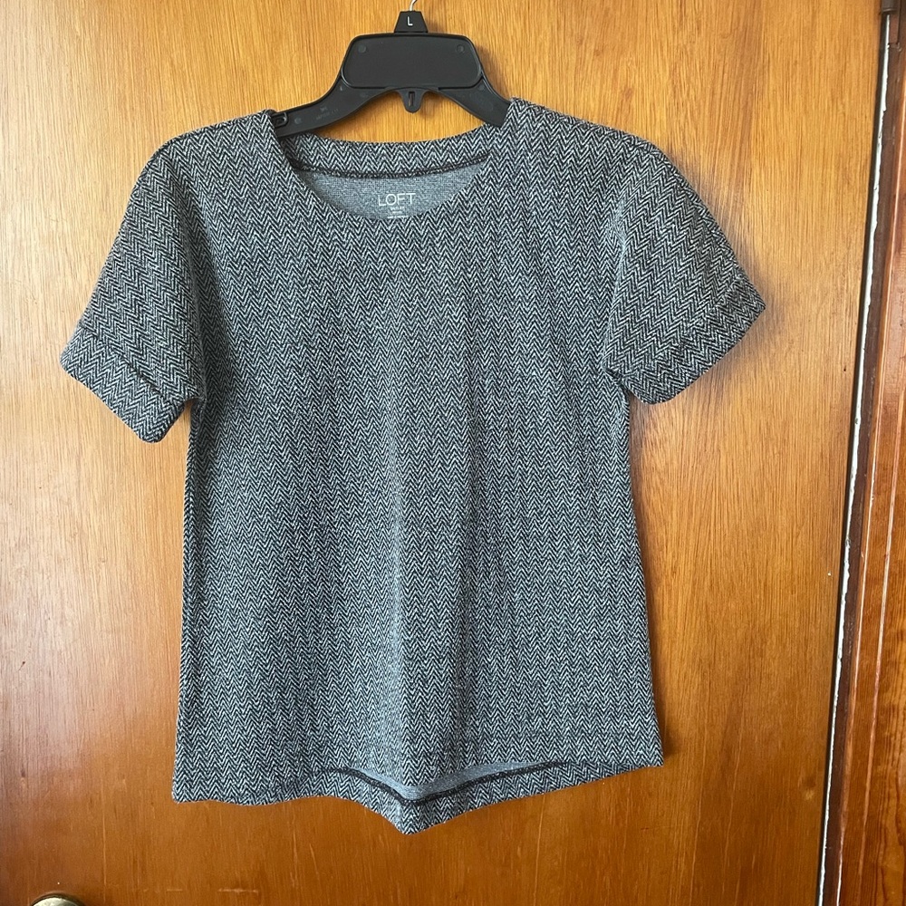 LOFT Black and White Herringbone Short Sleeve Top